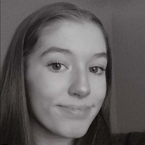 Meet your Posher, Adriana